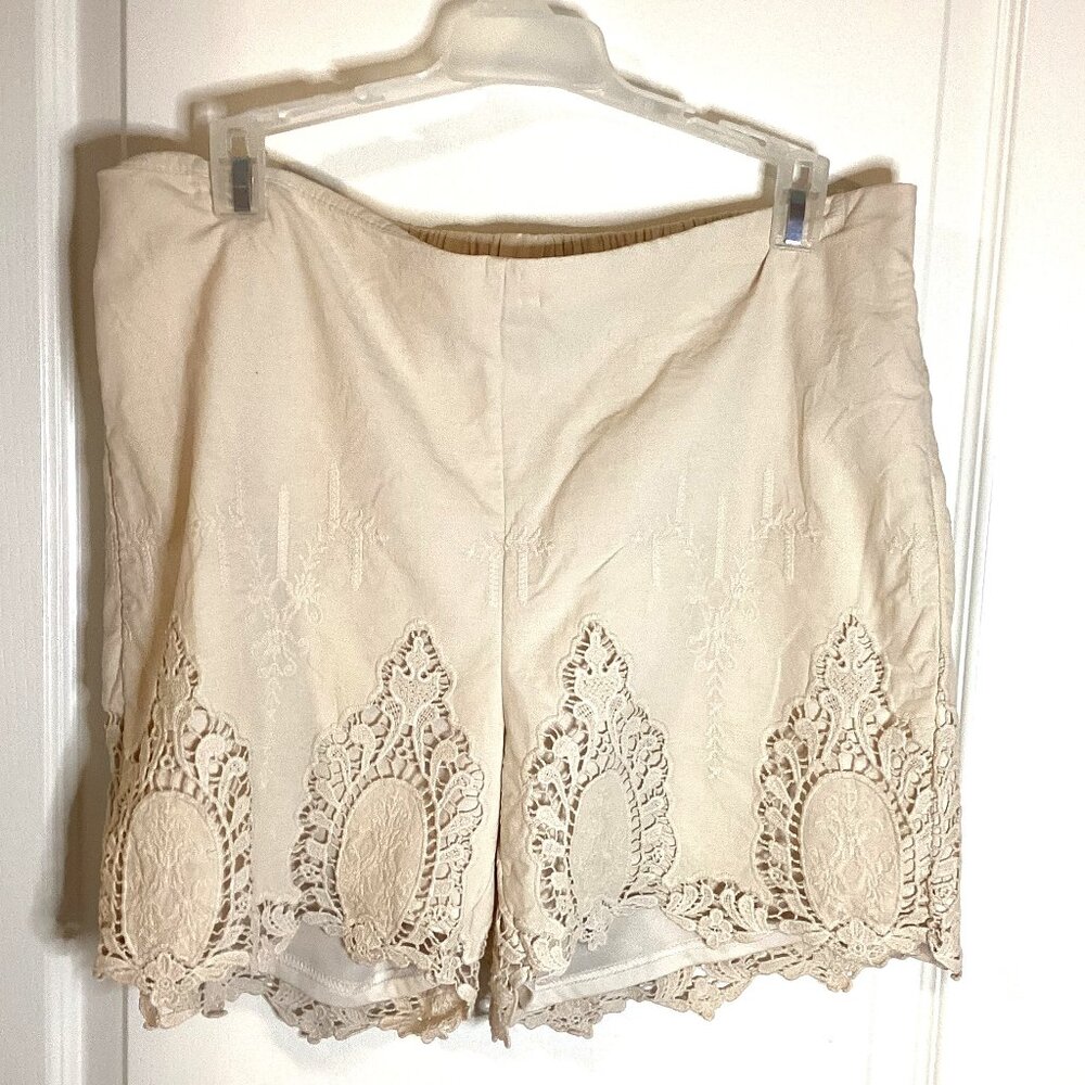 One 5 One Women's Crochet Cream Shorts Lined Size L Cotton